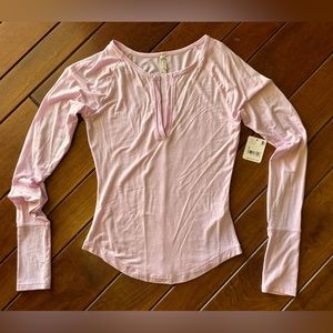NWT. Free People. SUPER soft pint Tee shirt Small